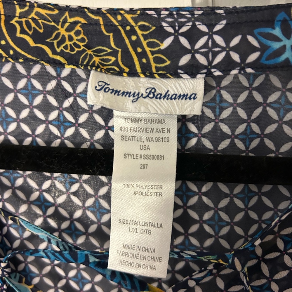 Tommy Bahama lace up beach tunic in sun lillies pattern - Picture 3 of 5